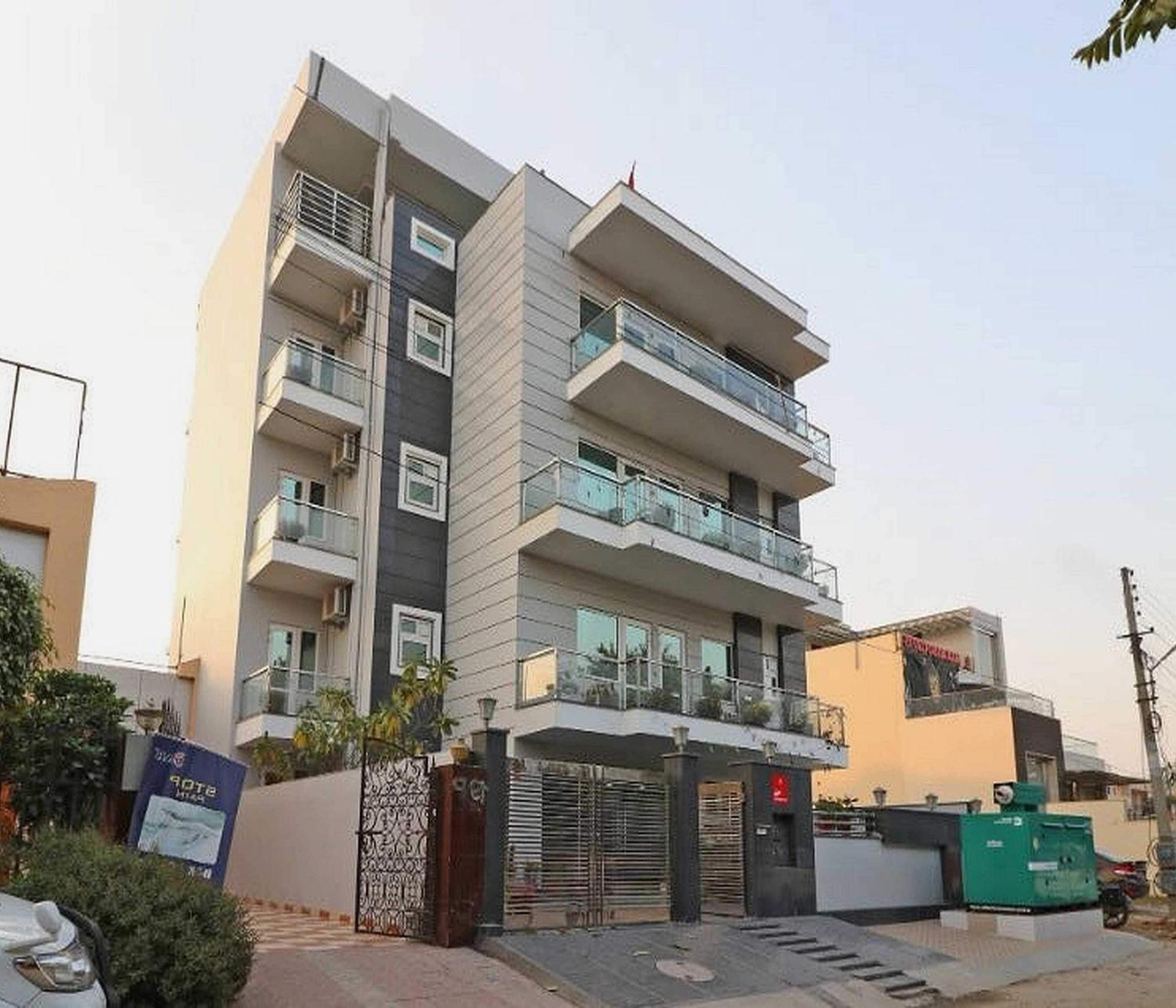 Hotel O V R Residency Near Sri Amruth Chithra Mandira Бангалор Екстериор снимка