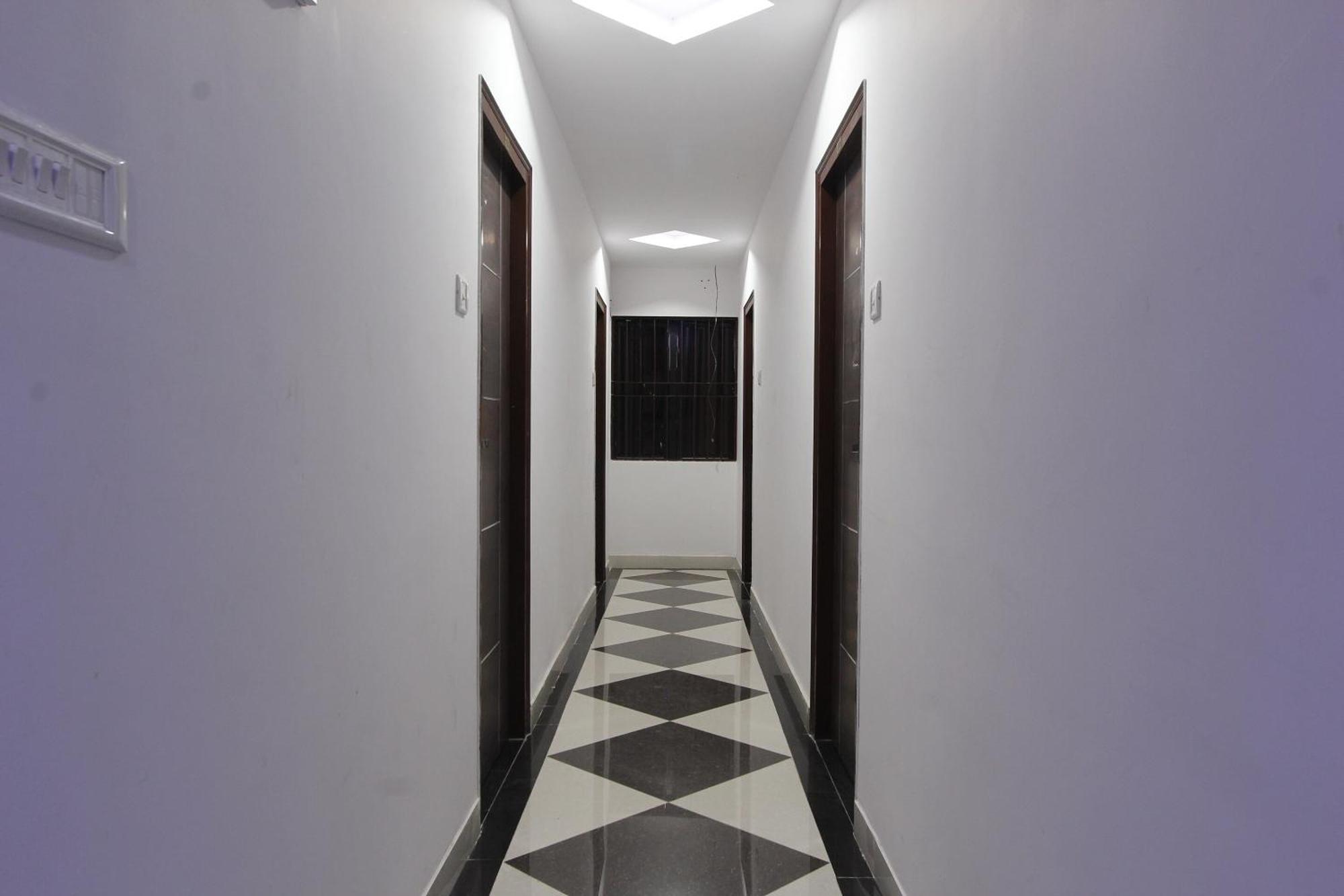 Hotel O V R Residency Near Sri Amruth Chithra Mandira Бангалор Екстериор снимка