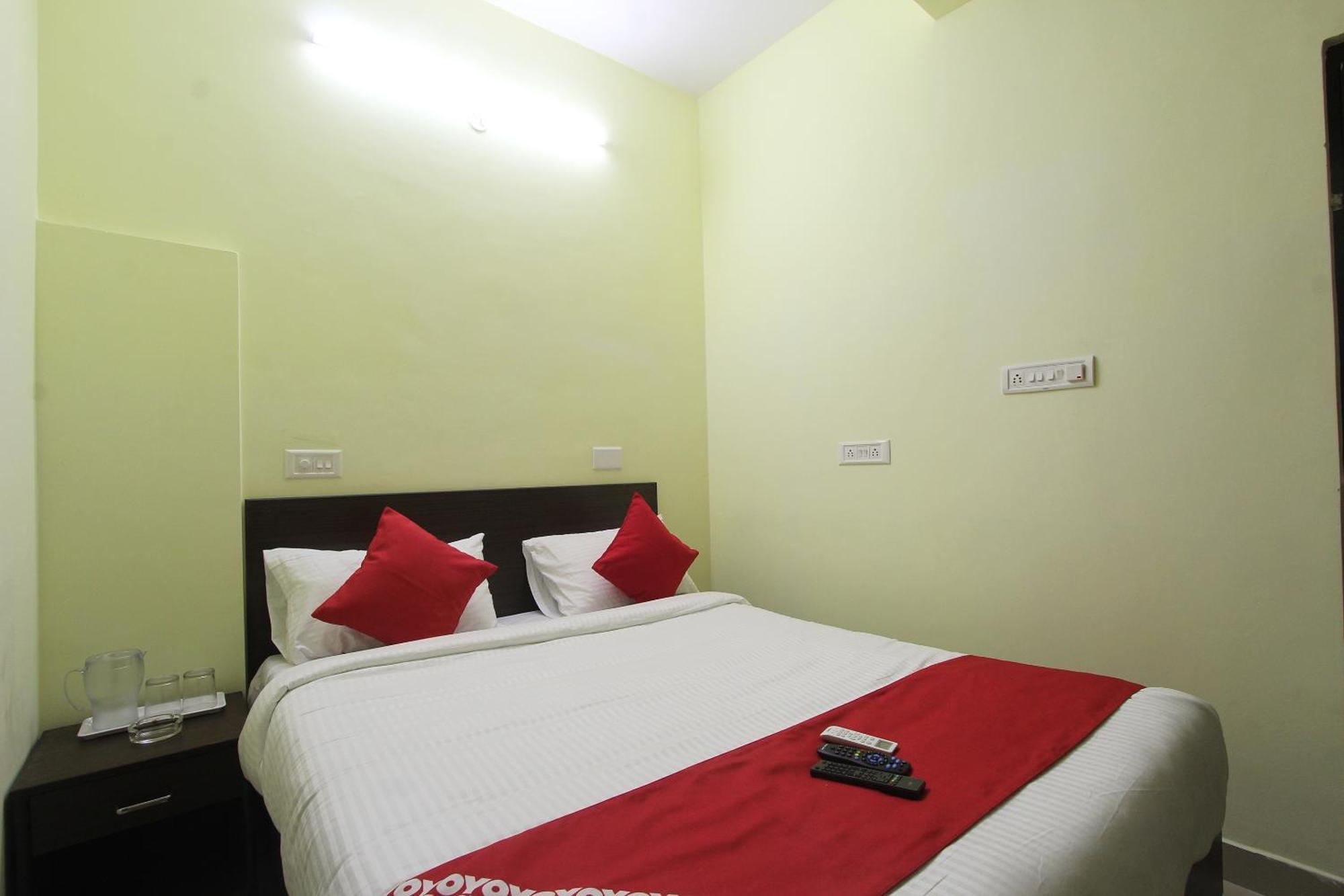 Hotel O V R Residency Near Sri Amruth Chithra Mandira Бангалор Екстериор снимка