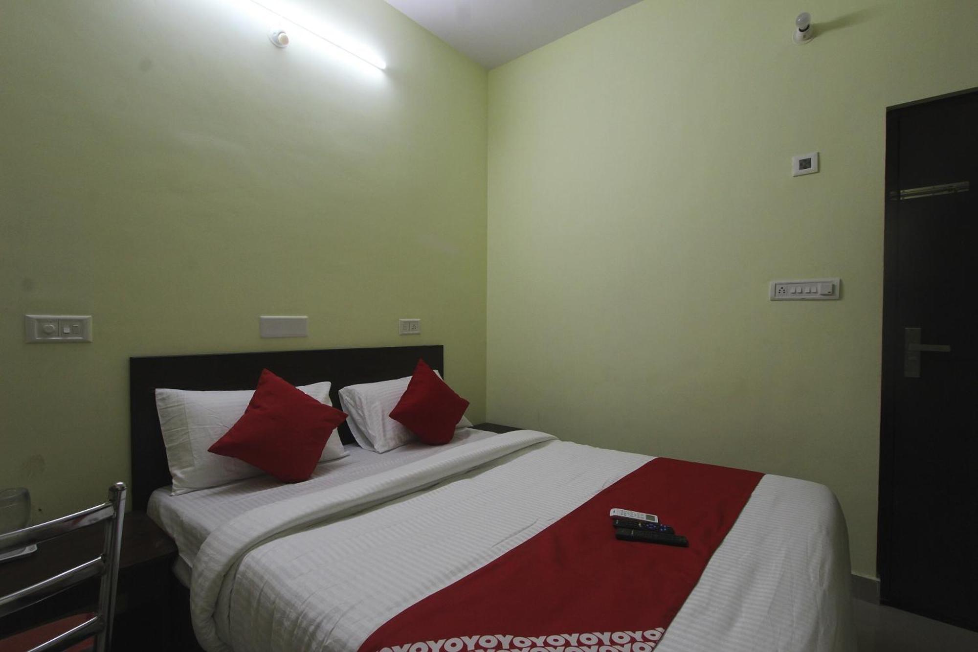 Hotel O V R Residency Near Sri Amruth Chithra Mandira Бангалор Екстериор снимка